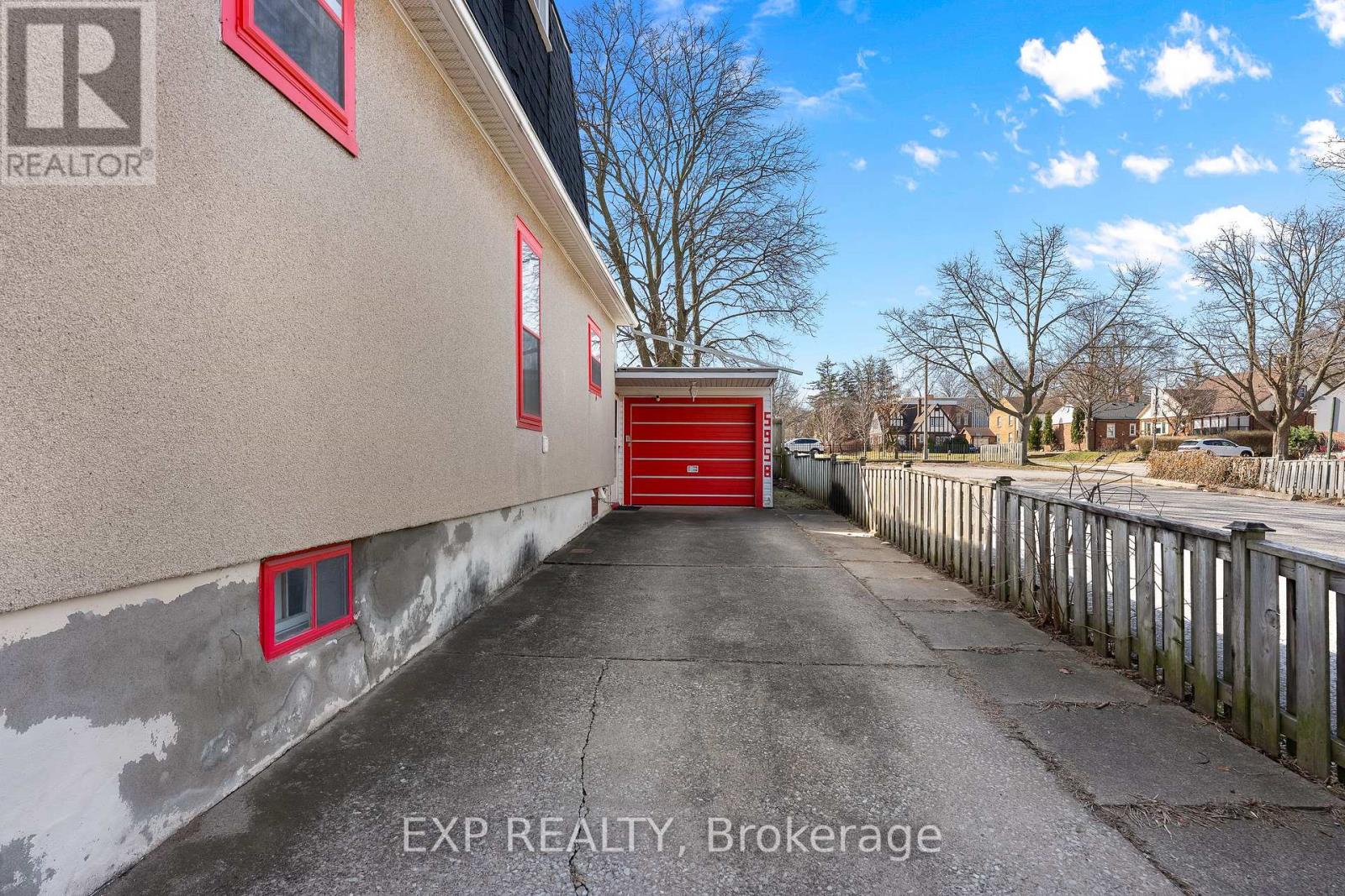 5958 Summer Street, Niagara Falls, Ontario  L2G 1M3 - Photo 4 - X13643720