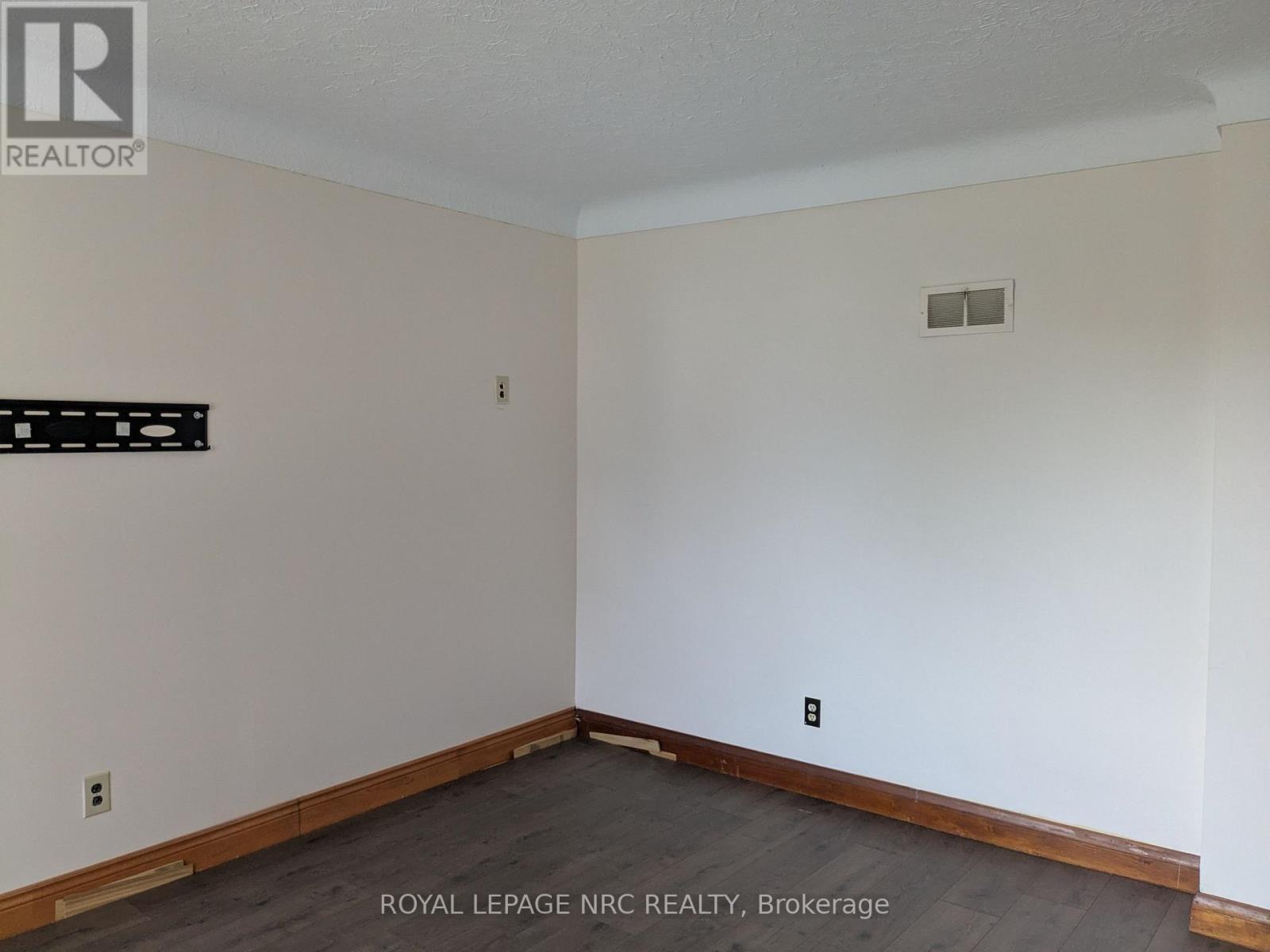 Upper - 187 Neff Street, Port Colborne, Ontario  L3K 3T7 - Photo 4 - X13643778