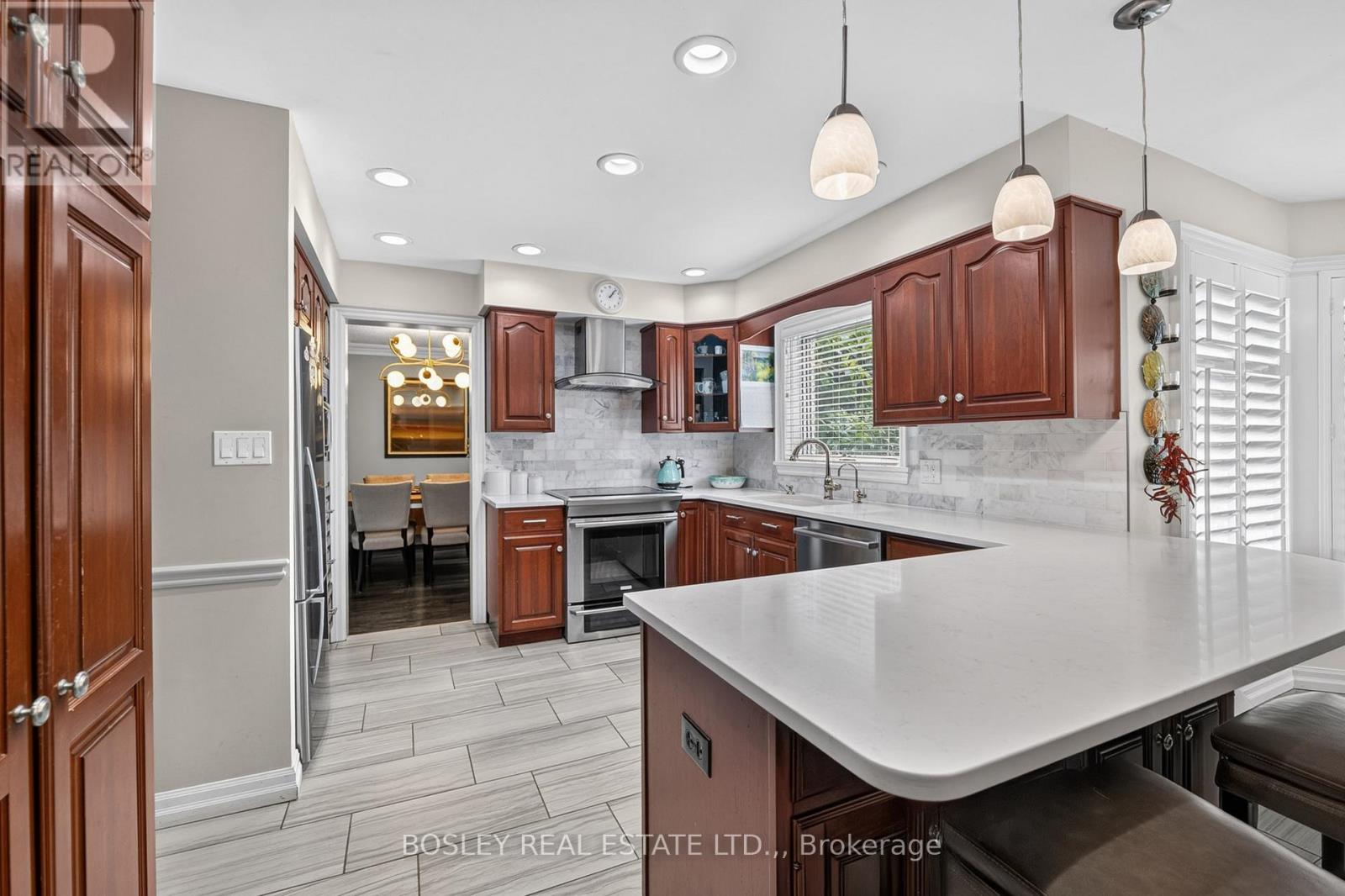 28 Arbour Glen Drive, St. Catharines, Ontario  L2W 1B3 - Photo 7 - X13644626