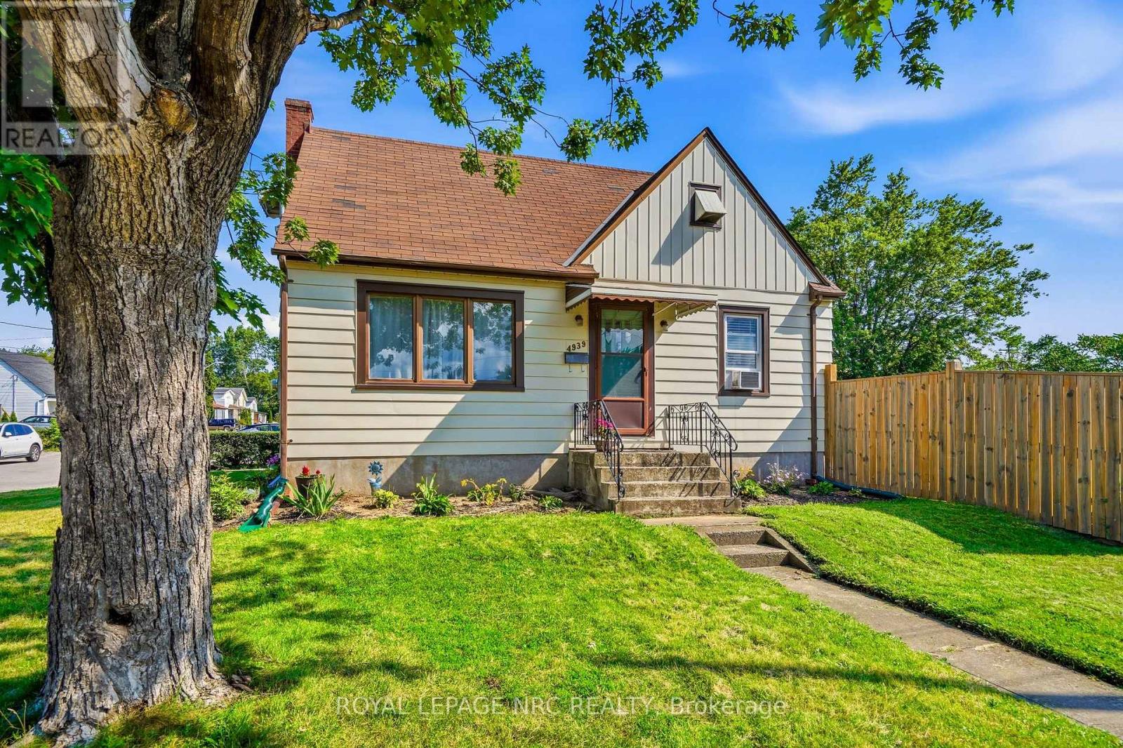 4939 Hamilton Street, Niagara Falls, Ontario  L2E 2V9 - Photo 2 - X13644738