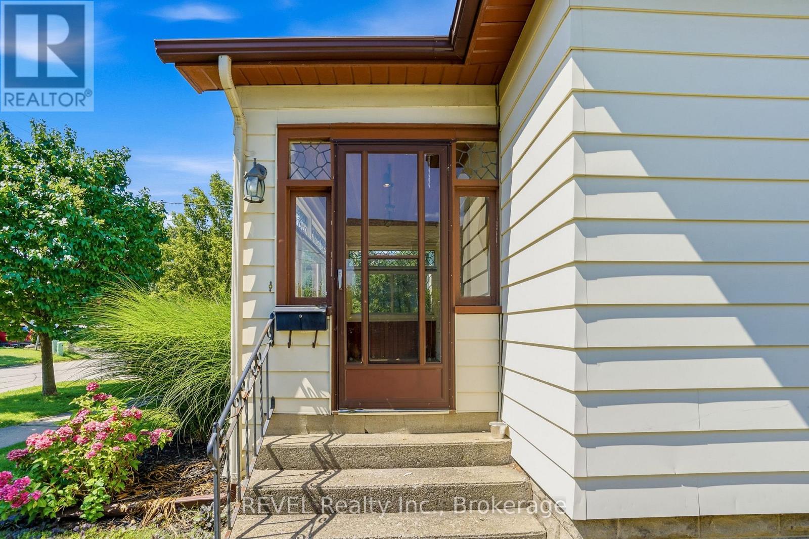 66 Permilla Street, St. Catharines, Ontario  L2S 2G3 - Photo 4 - X13645234
