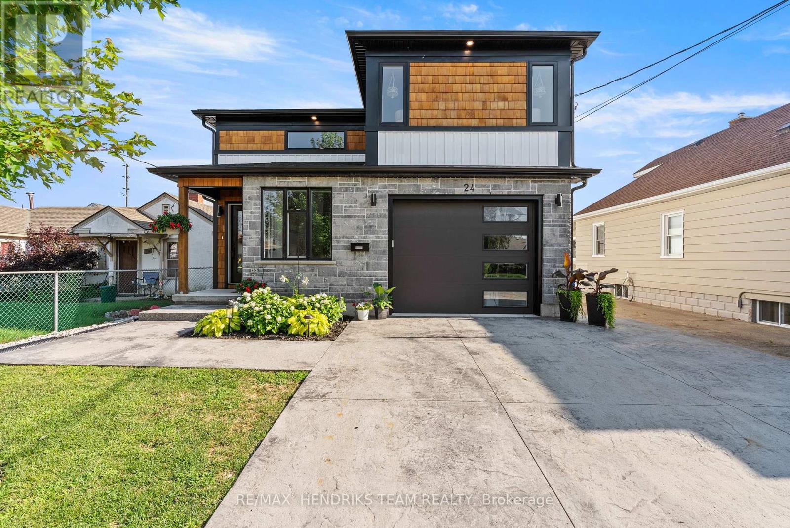 24 PROSPECT AVENUE, St. Catharines, Ontario