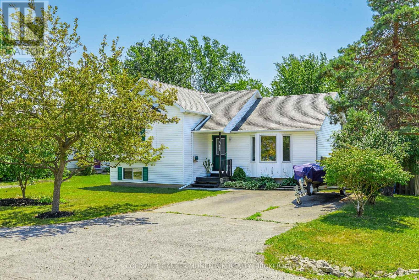 815 Dominion Road, Fort Erie, Ontario  L2A 6H5 - Photo 2 - X13646244