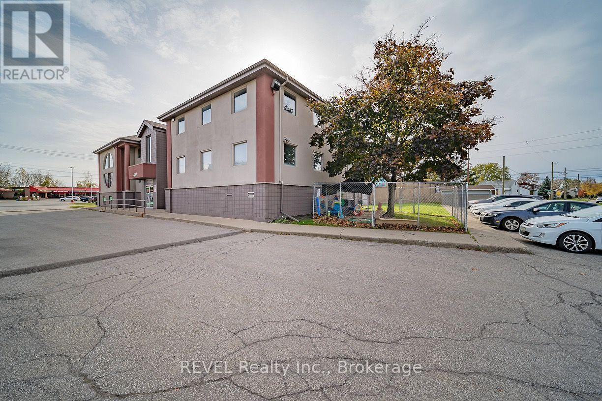 1 - 437 Welland Avenue, St. Catharines, Ontario  L2M 5V2 - Photo 3 - X13646444