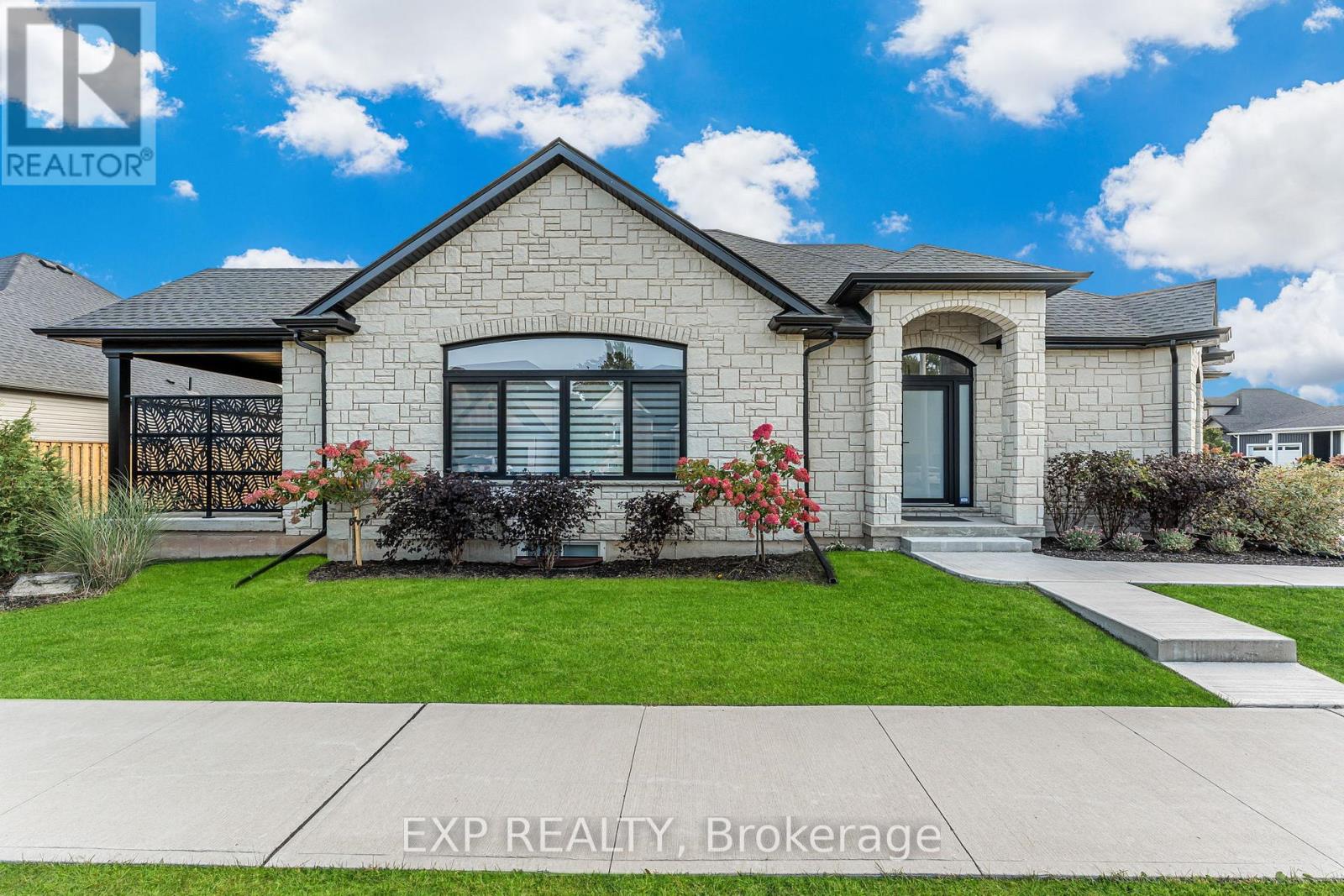 4242 Village Creek Drive, Fort Erie, Ontario  L0S 1S0 - Photo 5 - X13646590