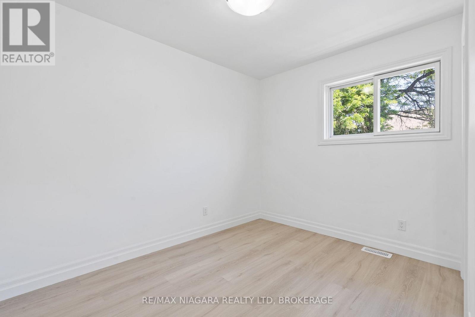 46a Pelham Road, St. Catharines, Ontario  L2S 1R4 - Photo 12 - X13647288