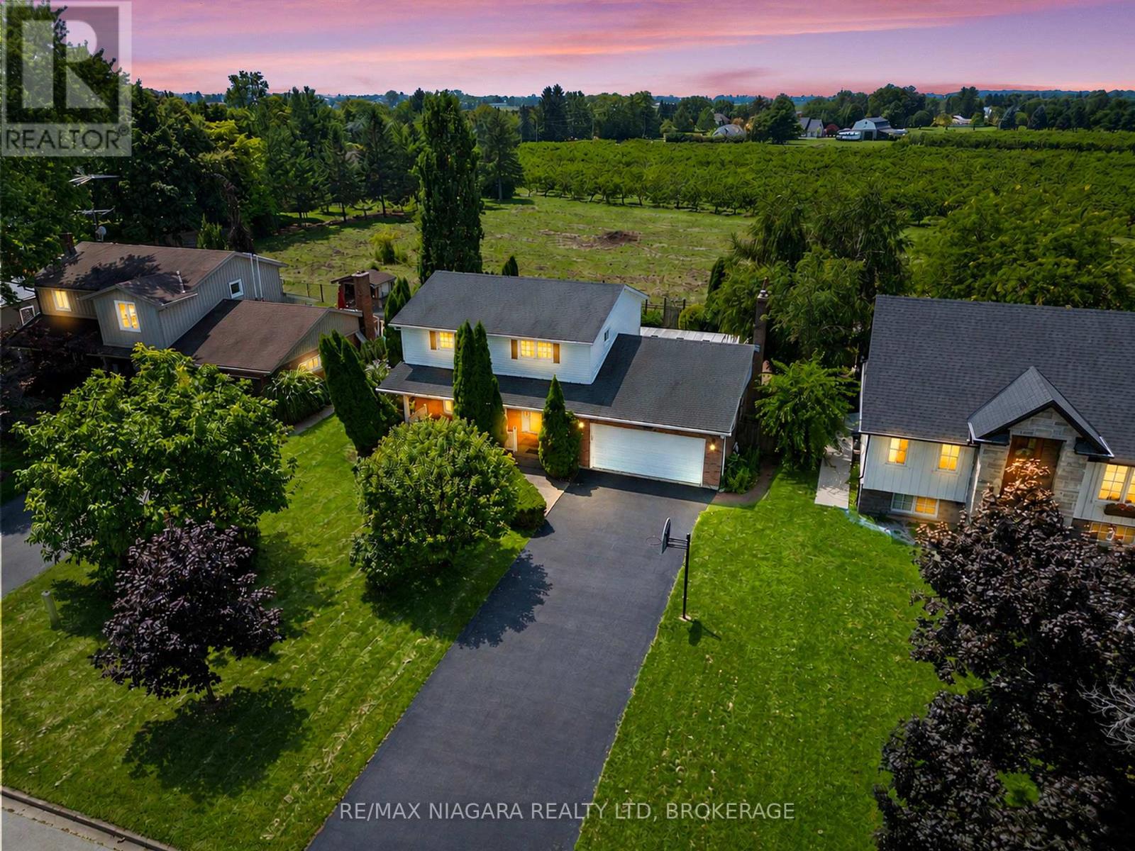 21 GARRISON VILLAGE DRIVE, Niagara-on-the-Lake, Ontario