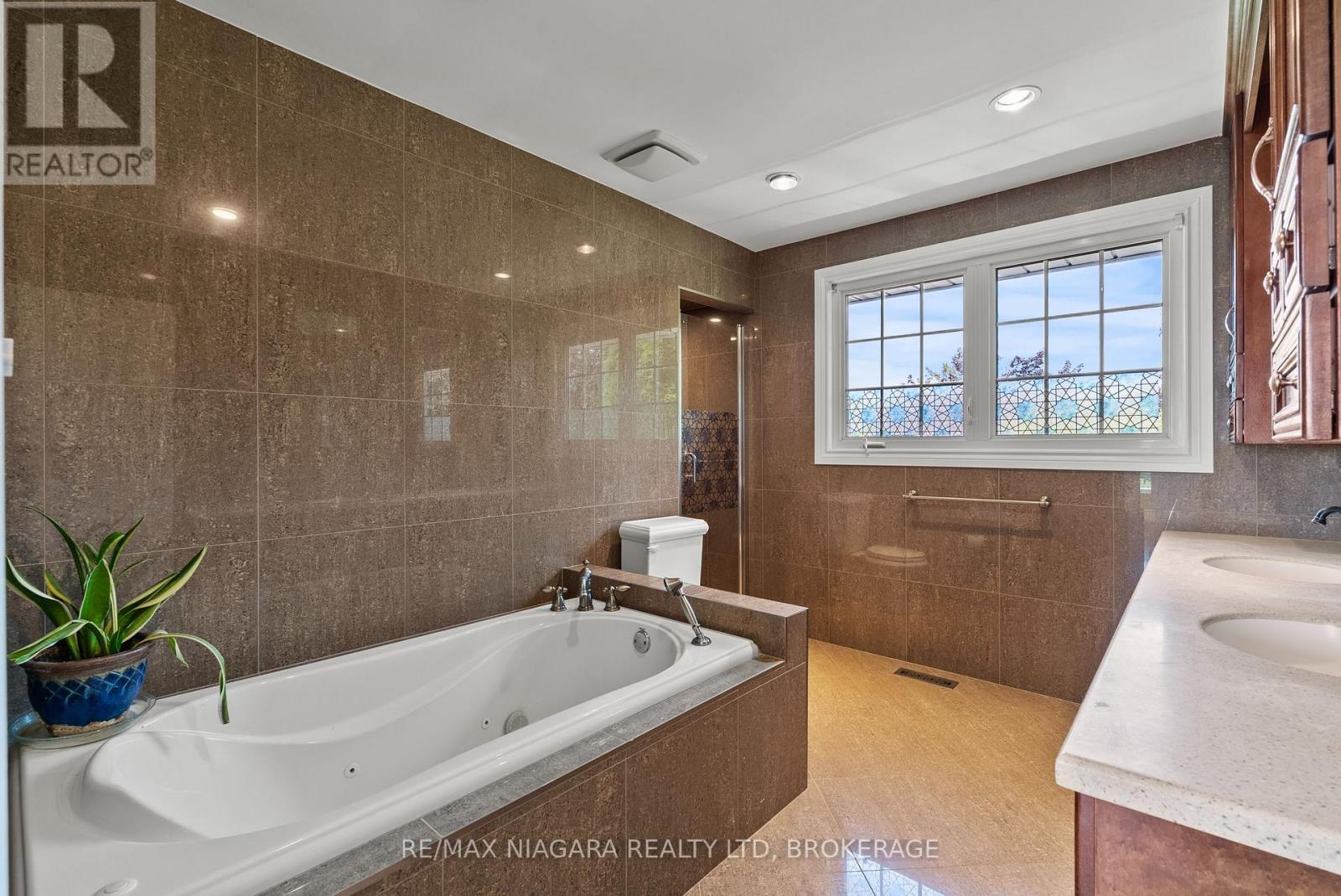 21 Garrison Village Drive, Niagara-On-The-Lake, Ontario  L0S 1J0 - Photo 26 - X13644454