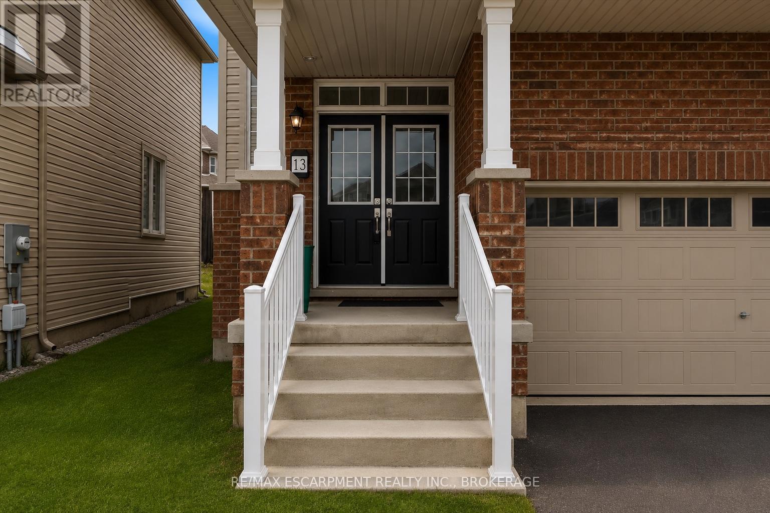 13 Steven Drive, Thorold, Ontario  L3B 0G7 - Photo 4 - X13648954