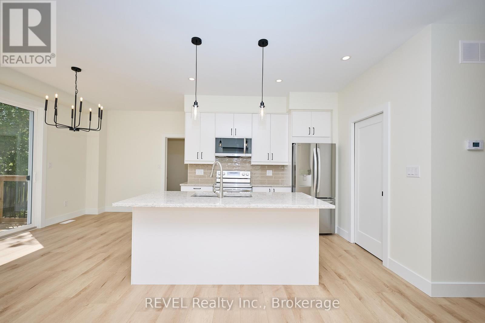 Upper Unit - 4650 Belfast Avenue, Niagara Falls, Ontario  L2E 4G3 - Photo 7 - X13649240