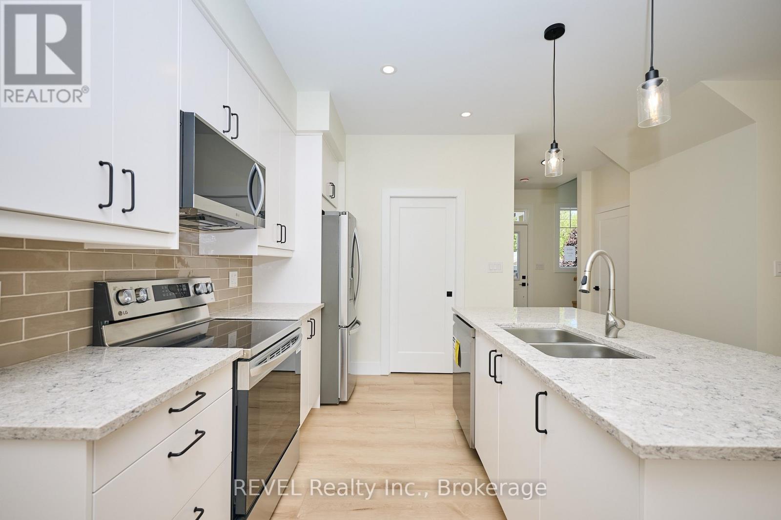 Upper Unit - 4650 Belfast Avenue, Niagara Falls, Ontario  L2E 4G3 - Photo 8 - X13649240