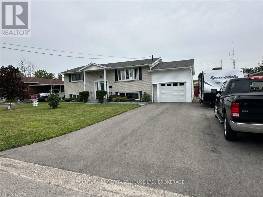 10 Madison Street, Fort Erie, Ontario  L2A 3Z8 - Photo 2 - X13649892