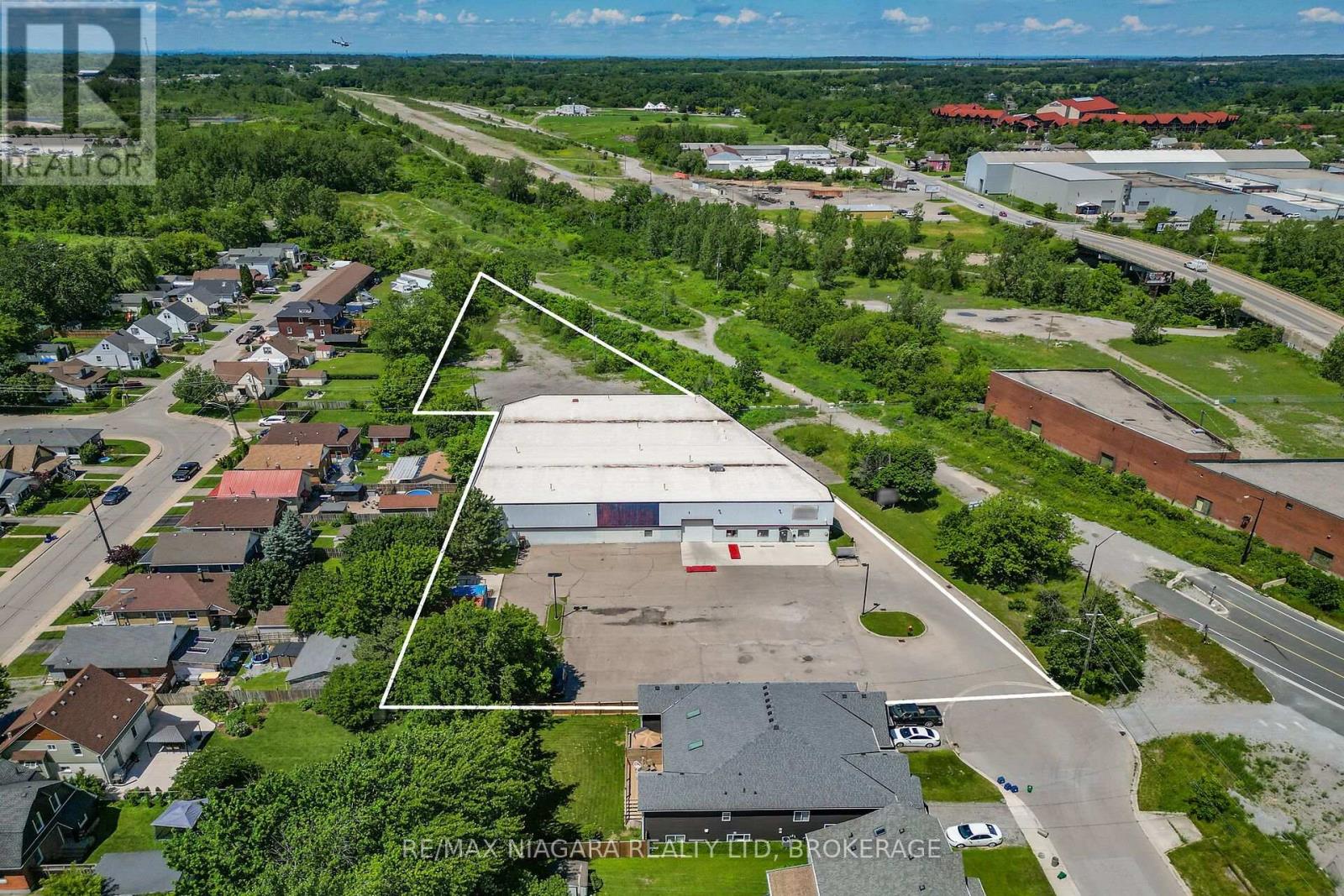 4425 First Avenue N, Niagara Falls, Ontario  L2E 4G1 - Photo 2 - X13604350