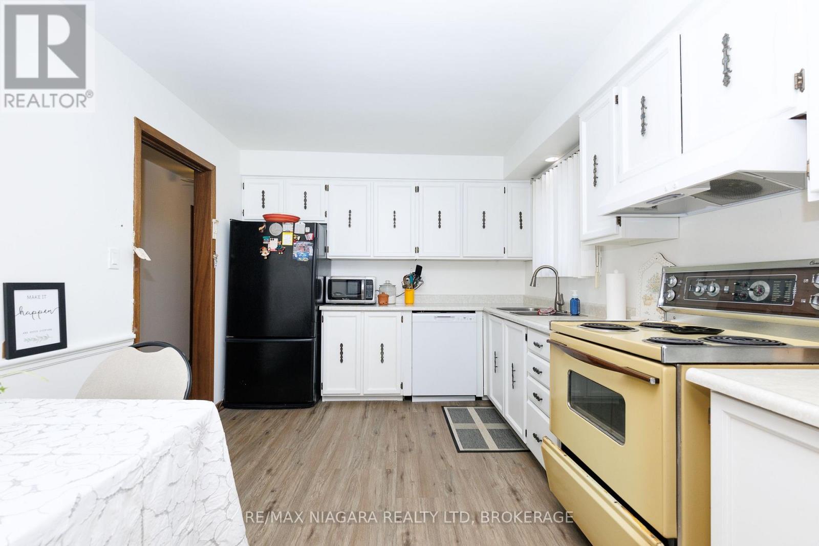 6980 Dolphin Street, Niagara Falls, Ontario  L2E 6Y2 - Photo 12 - X13651378