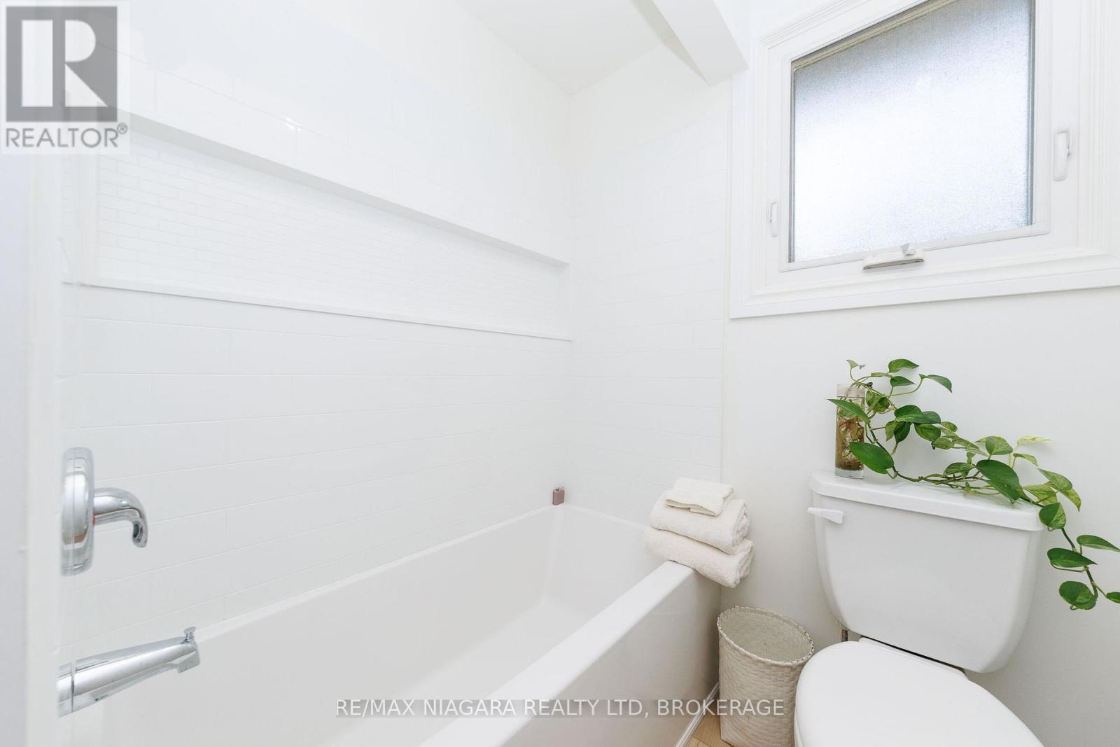 6980 Dolphin Street, Niagara Falls, Ontario  L2E 6Y2 - Photo 17 - X13651378