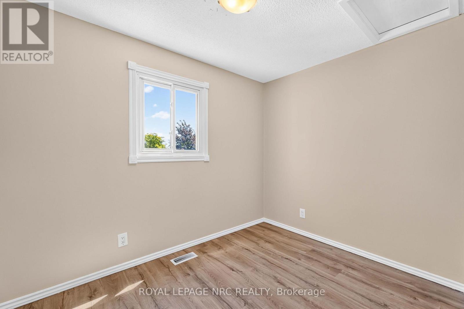 4 Saturn Road, Port Colborne, Ontario  L3K 6B2 - Photo 11 - X13651434