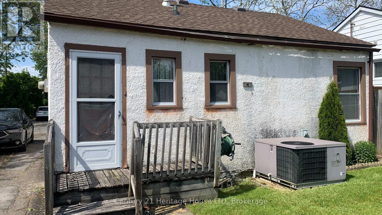 11 Achilles Avenue, Welland, Ontario  L3B 4S3 - Photo 5 - X13651964