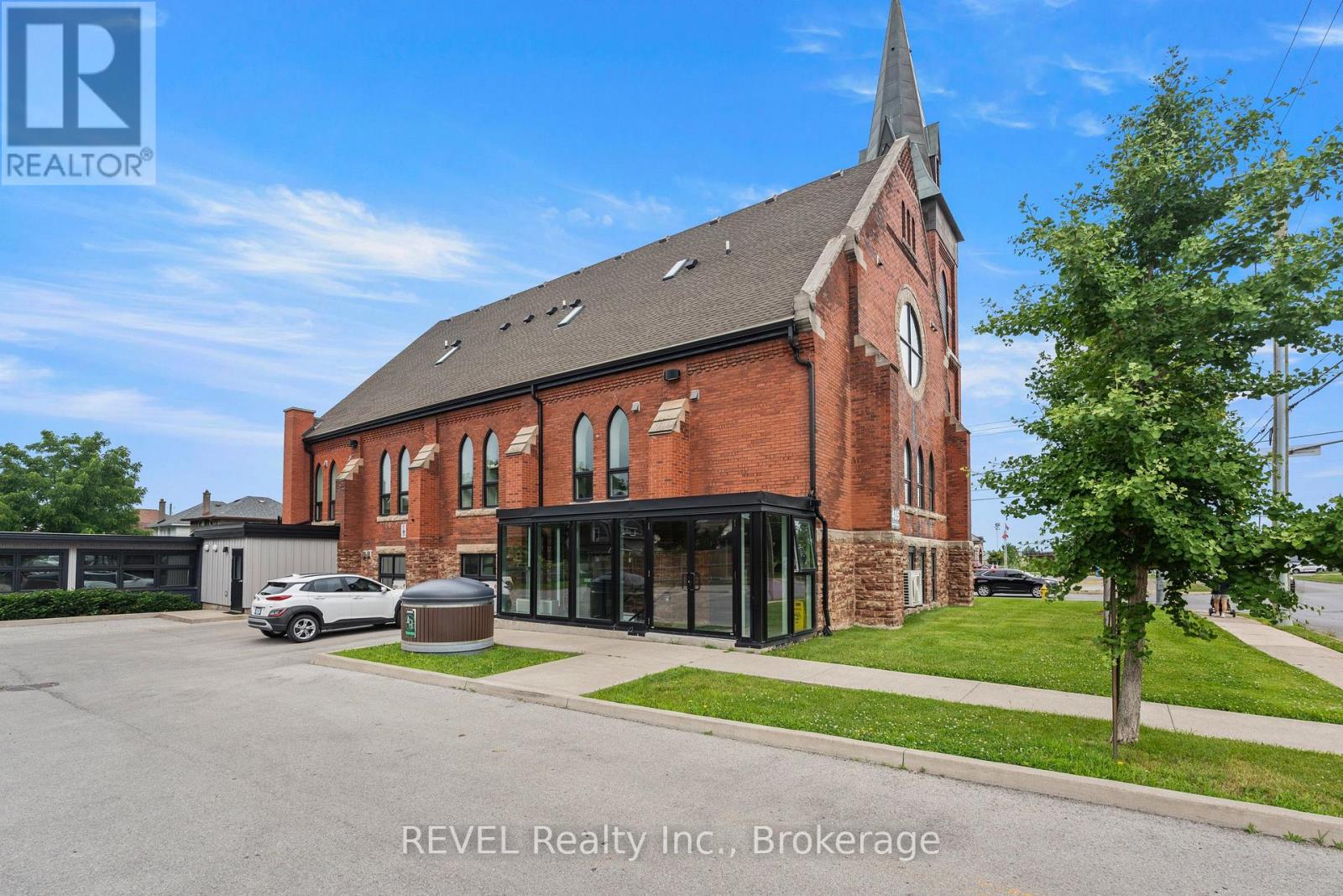 3 - 405 Merritt Street, St. Catharines, Ontario  L2P 1P5 - Photo 4 - X13652122