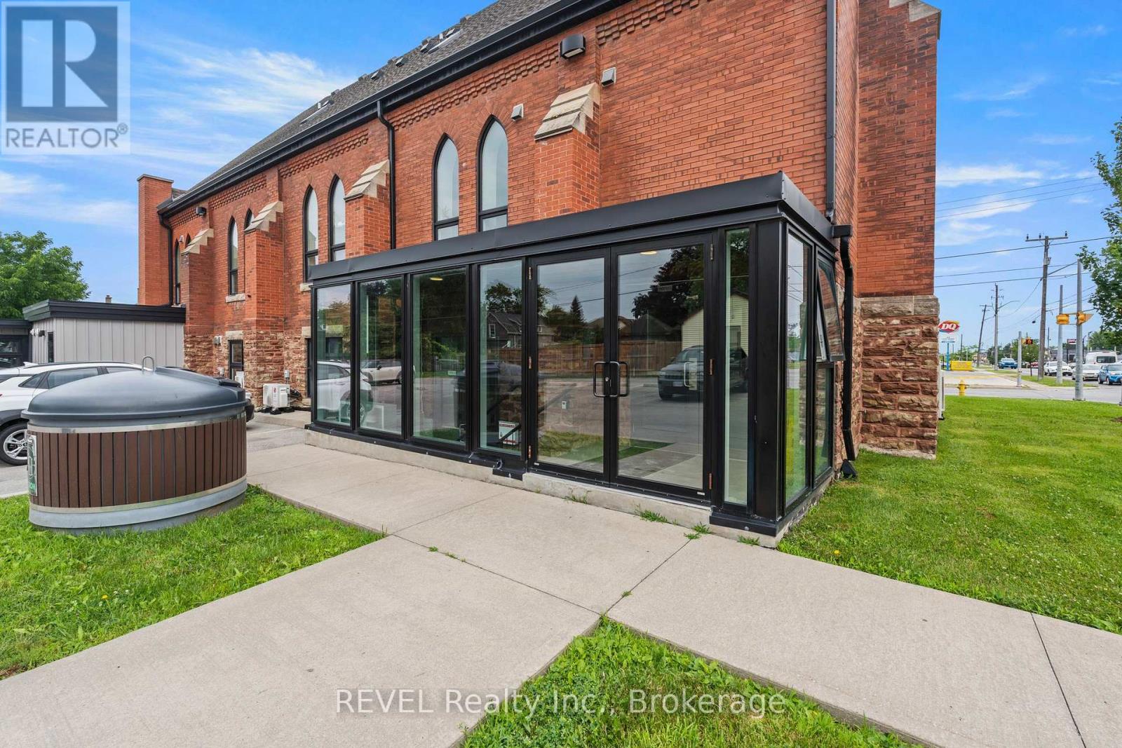 3 - 405 Merritt Street, St. Catharines, Ontario  L2P 1P5 - Photo 5 - X13652122