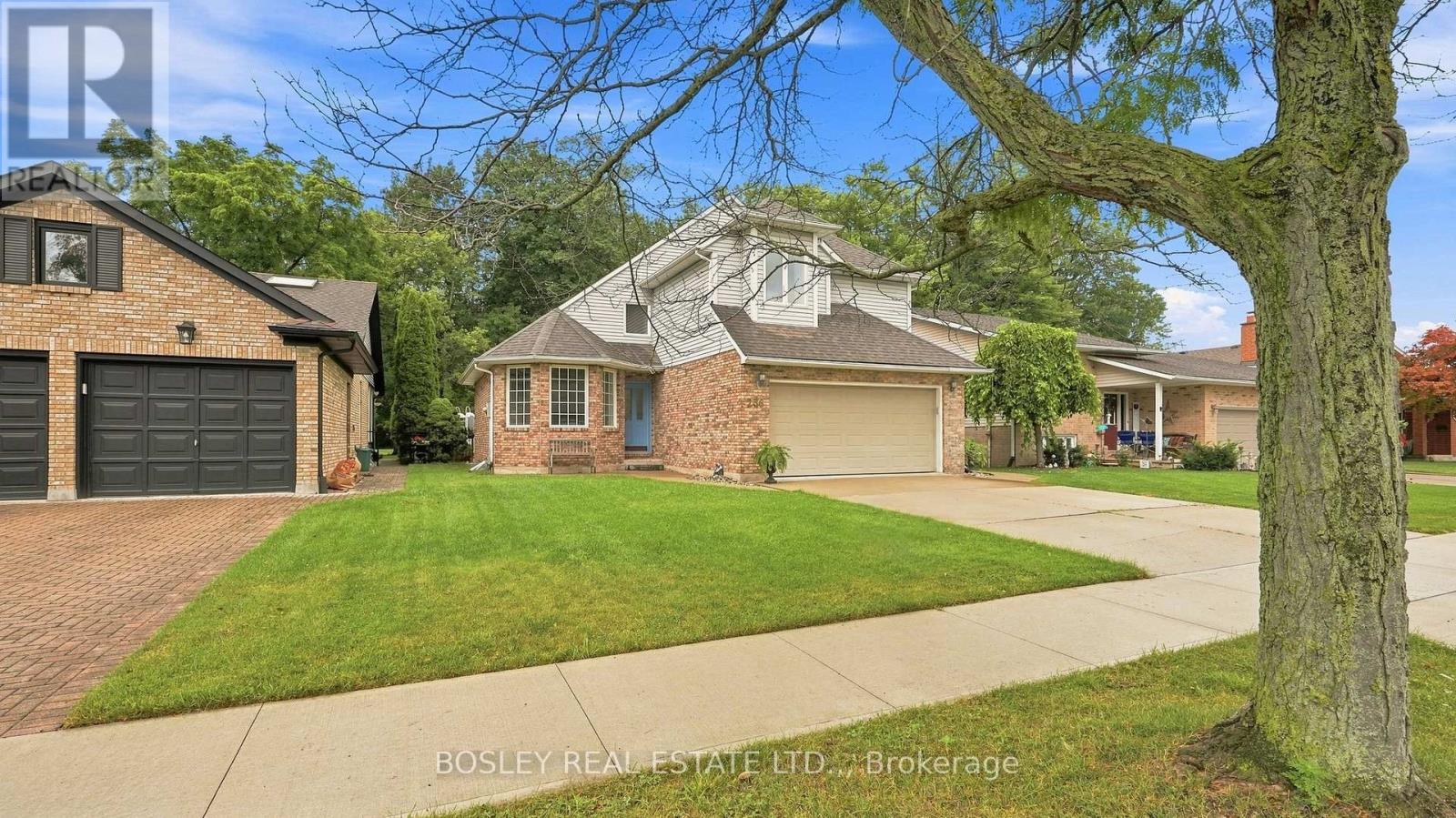 236 Northwood Drive, Welland, Ontario  L3C 6V3 - Photo 3 - X13653200