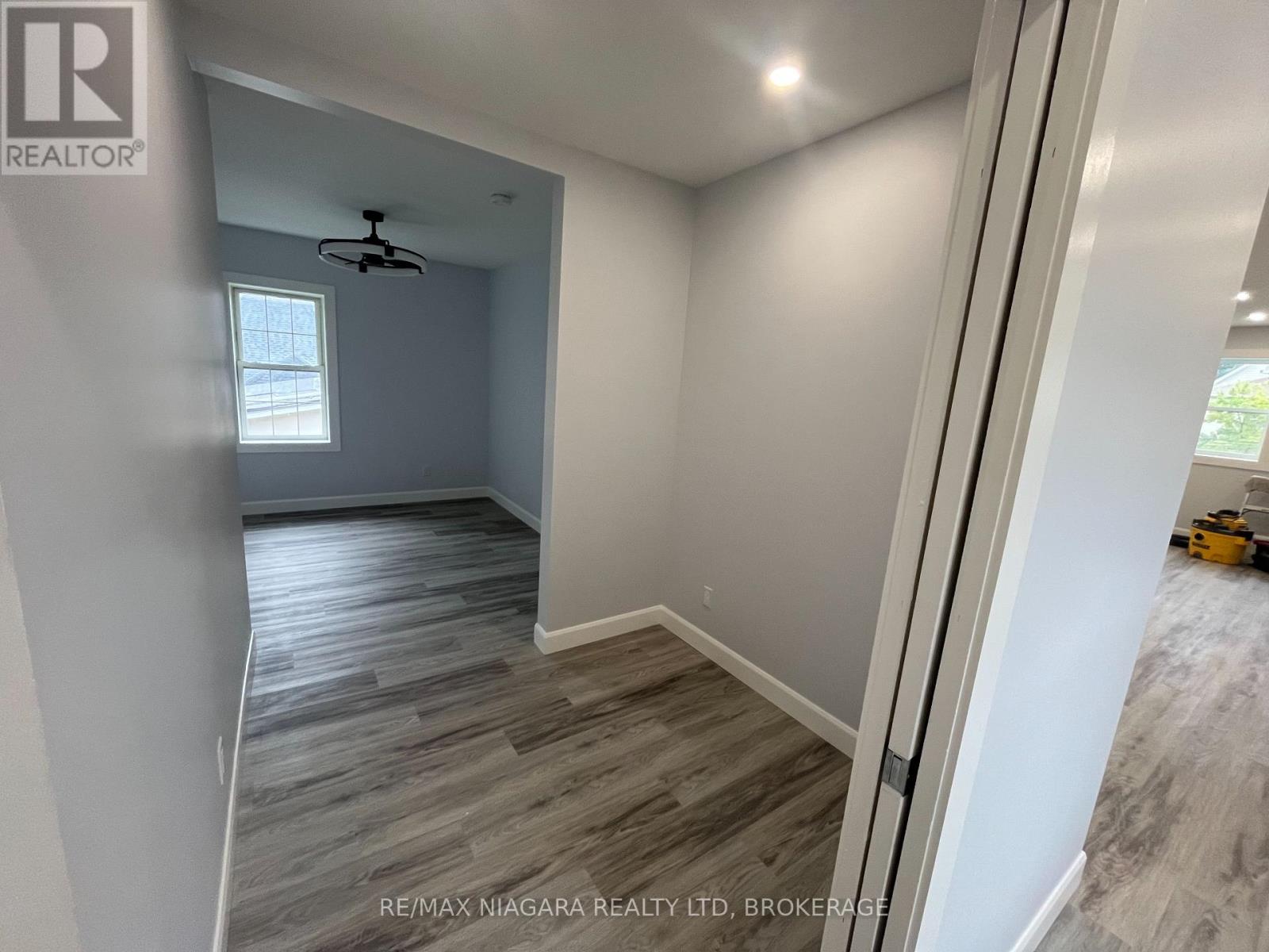 Upper Front - 243 Dufferin Street, Fort Erie, Ontario  L2A 2T7 - Photo 11 - X13653728