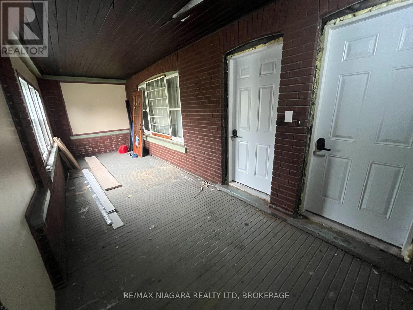 Upper Front - 243 Dufferin Street, Fort Erie, Ontario  L2A 2T7 - Photo 17 - X13653728