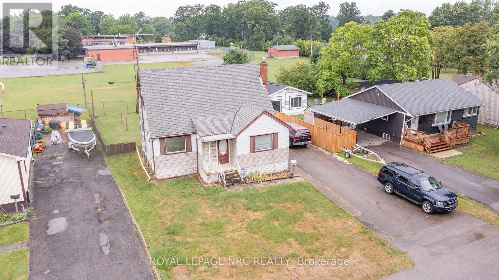 215 Knoll Street, Port Colborne, Ontario  L3K 5B5 - Photo 2 - X13654416