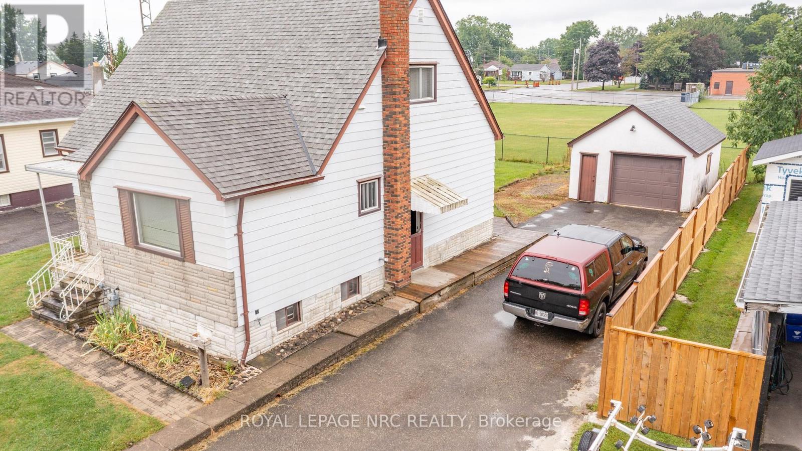 215 Knoll Street, Port Colborne, Ontario  L3K 5B5 - Photo 3 - X13654416