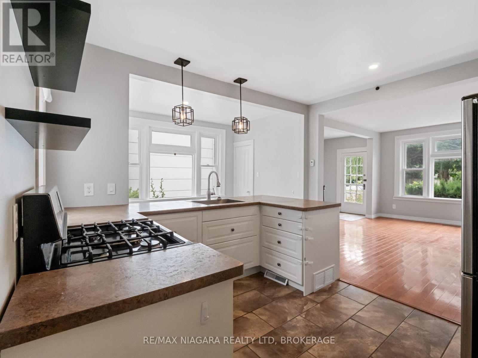 430 Ridge Road N, Fort Erie, Ontario  L0S 1N0 - Photo 3 - X13655398