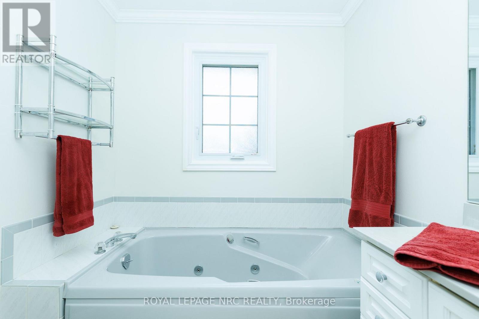 7030 Harovics Lane, Niagara Falls, Ontario  L2G 7S9 - Photo 33 - X13655838