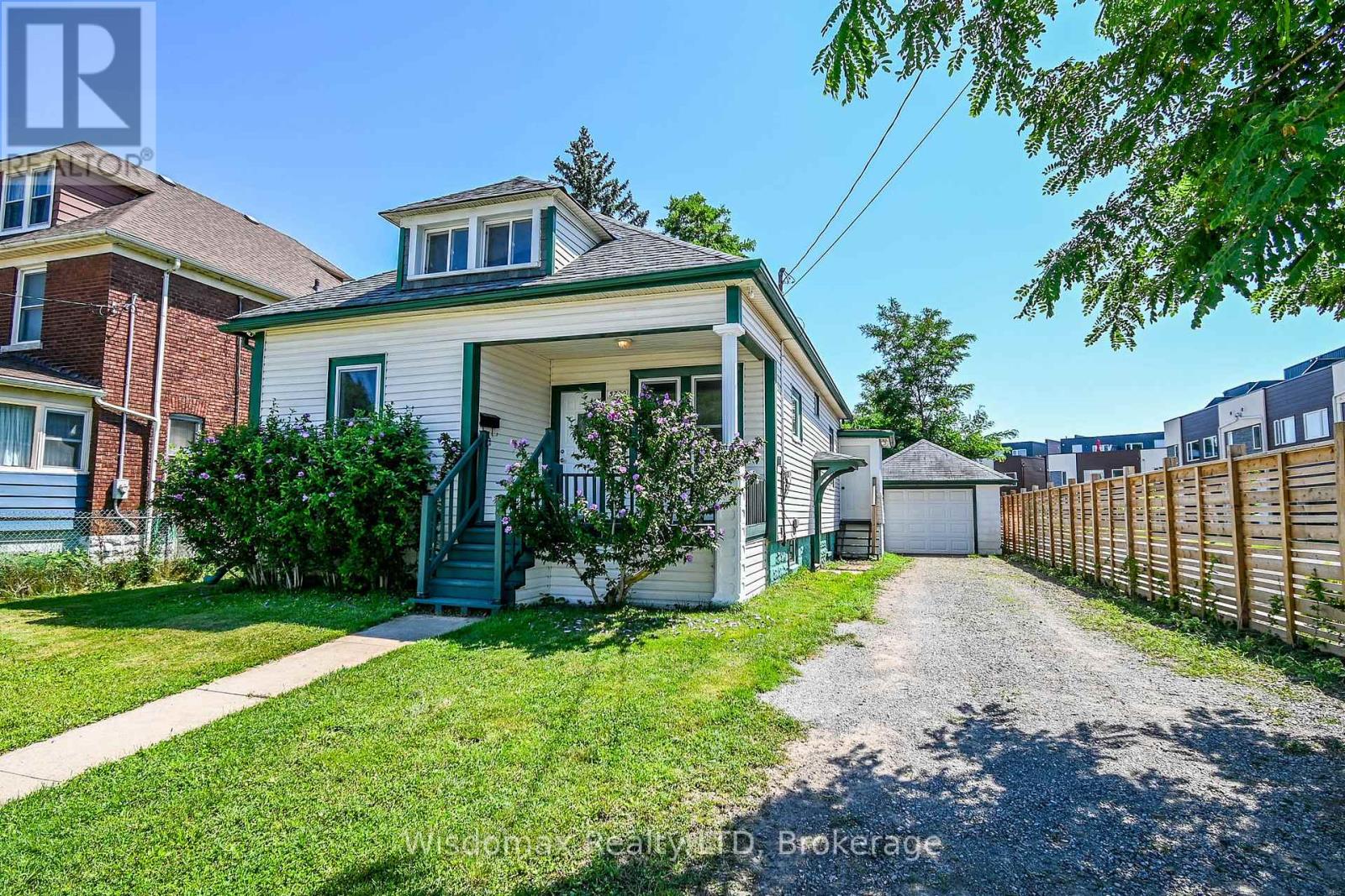 5790 Robinson Street, Niagara Falls, Ontario  L2G 2B2 - Photo 2 - X13656078
