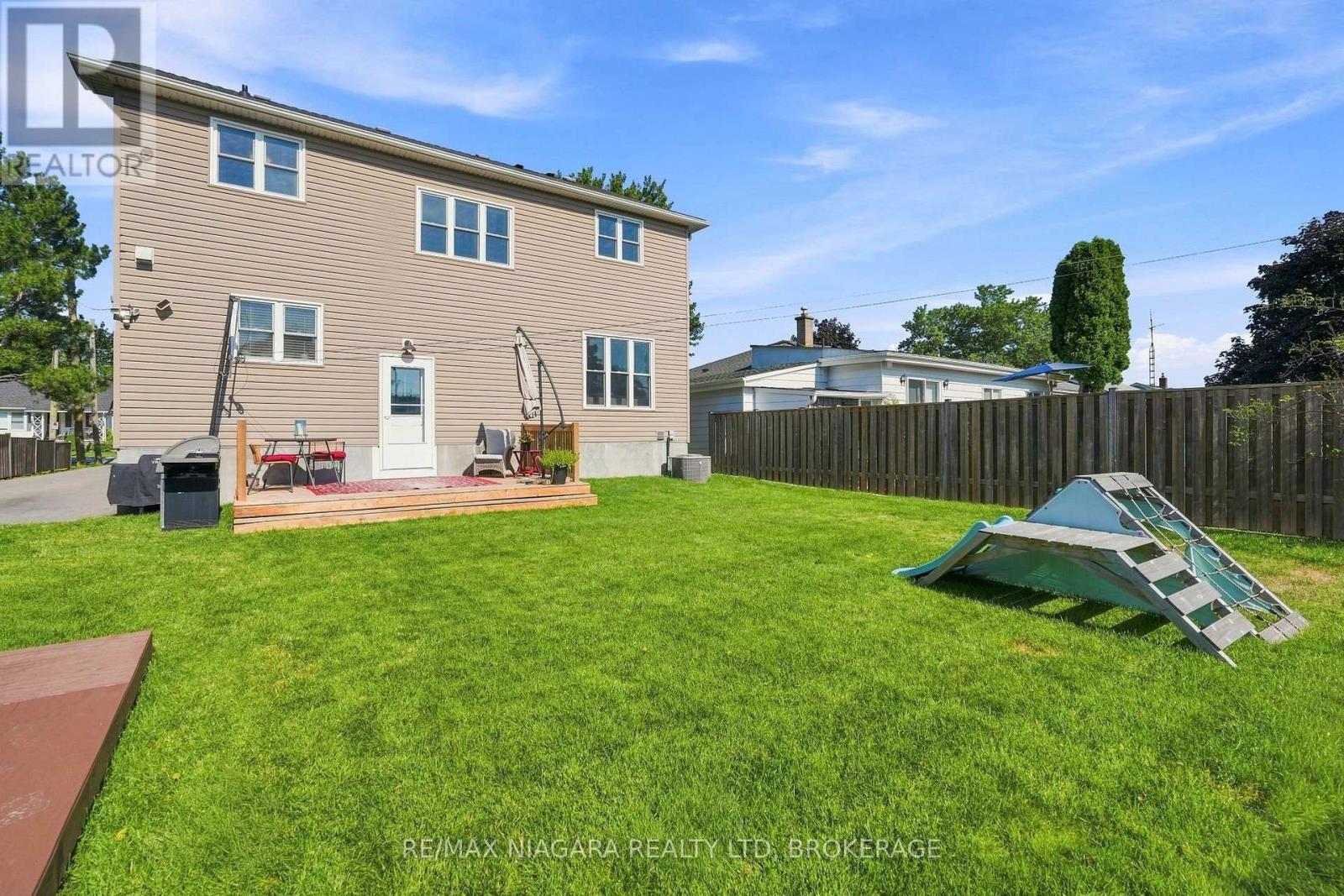 12 Lakeview Avenue, Grimsby, Ontario  L3M 3M1 - Photo 34 - X13656342