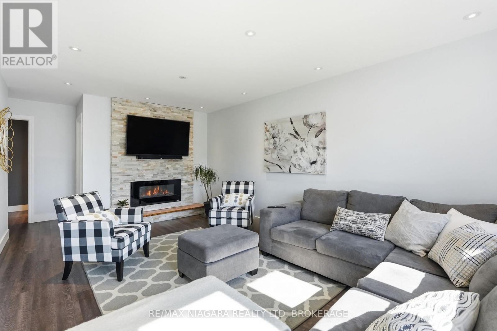 12 Lakeview Avenue, Grimsby, Ontario  L3M 3M1 - Photo 8 - X13656342