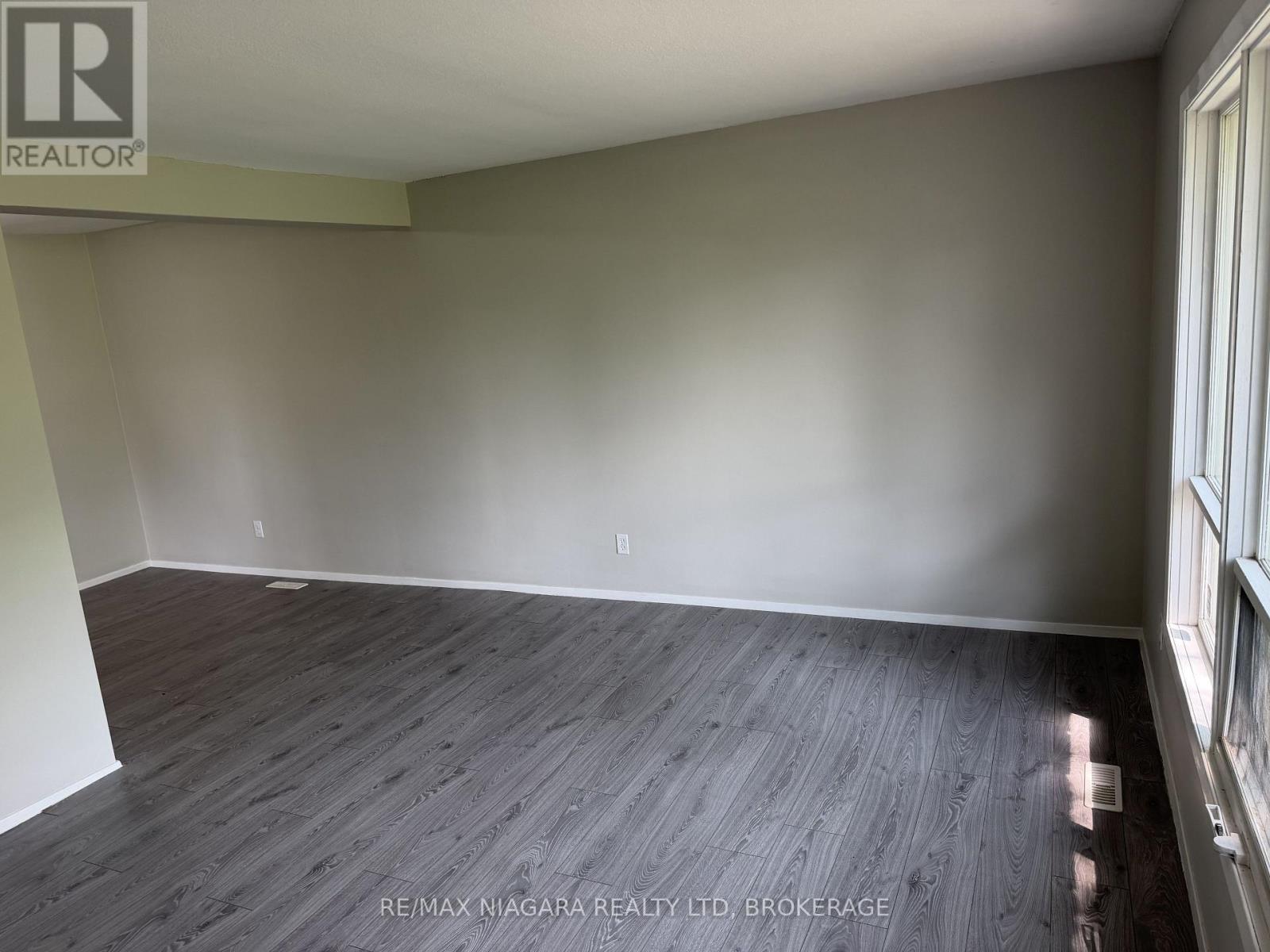 1 - 21 Woodlawn Road, Welland, Ontario  L3C 5Y7 - Photo 6 - X13656568