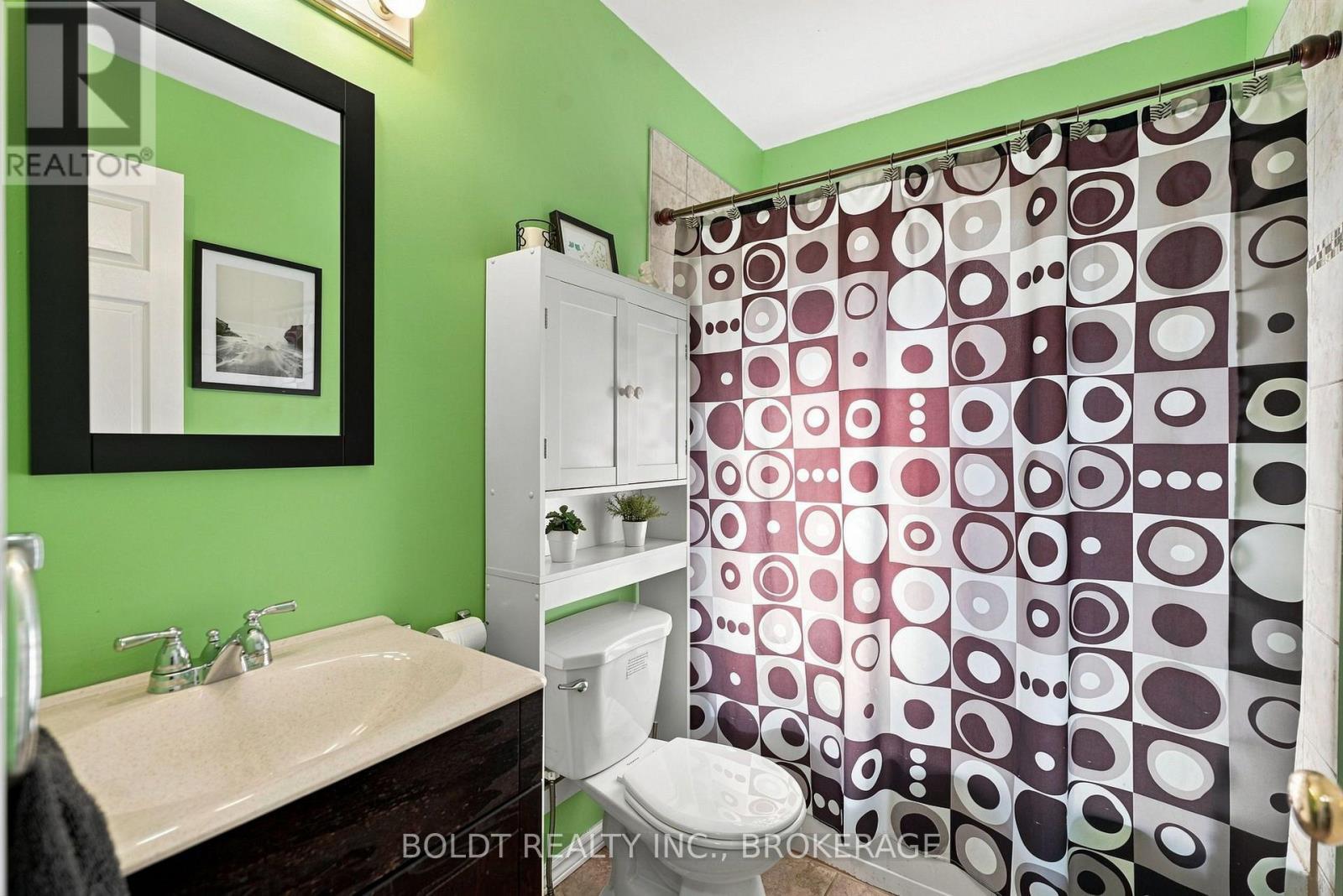 16 Longfellow Avenue, St. Catharines, Ontario  L2R 6N5 - Photo 22 - X13657400