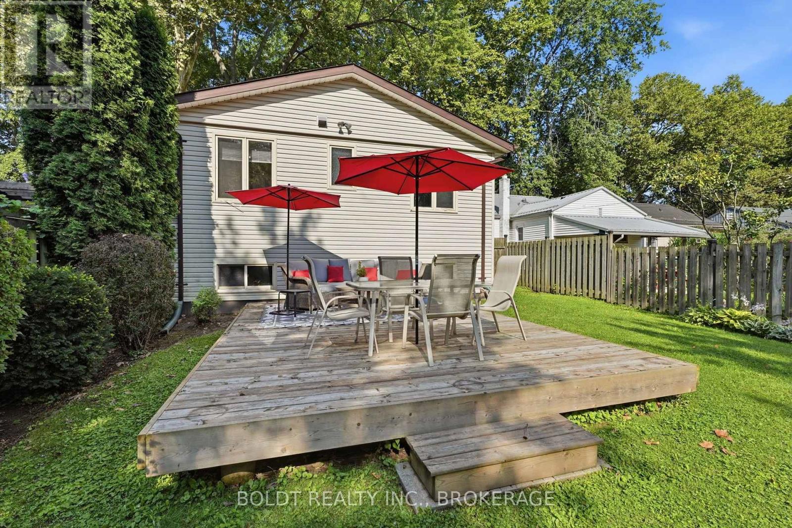 16 Longfellow Avenue, St. Catharines, Ontario  L2R 6N5 - Photo 29 - X13657400