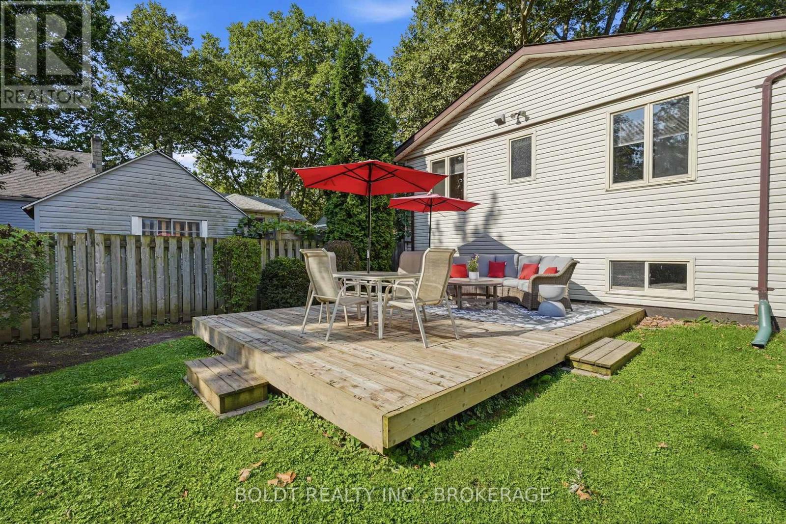 16 Longfellow Avenue, St. Catharines, Ontario  L2R 6N5 - Photo 30 - X13657400