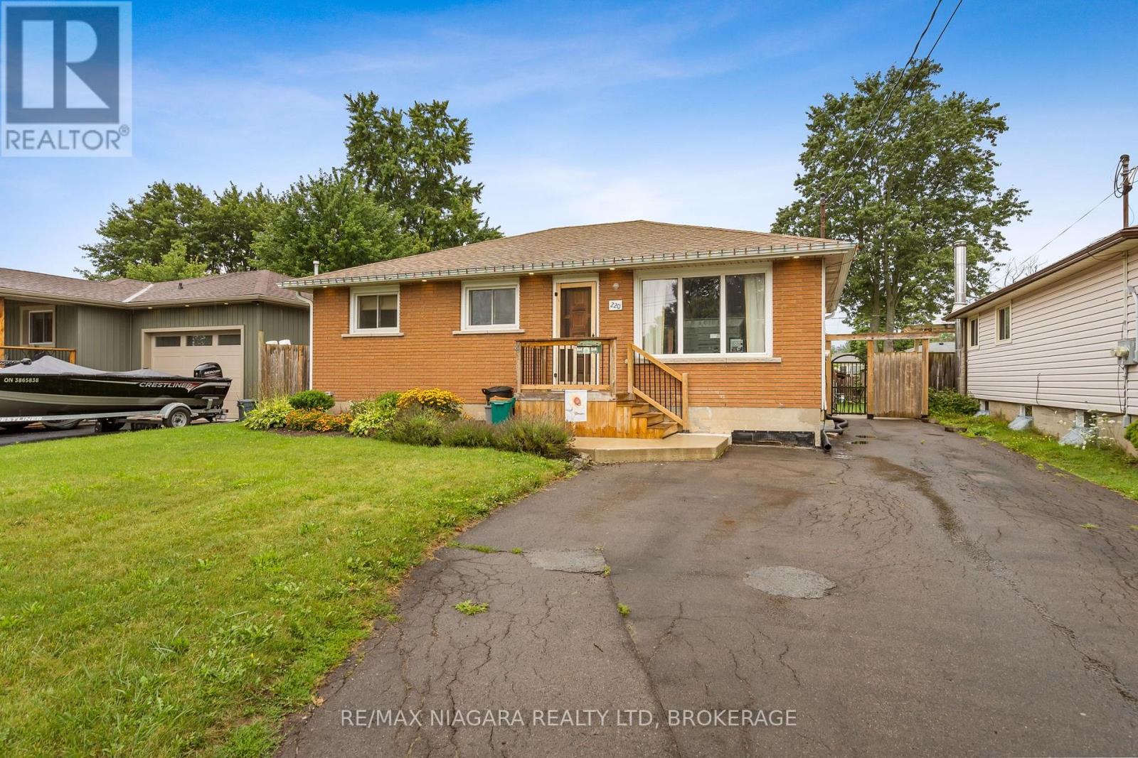 220 Cutress Avenue, Welland, Ontario  L3C 2P8 - Photo 2 - X13657550