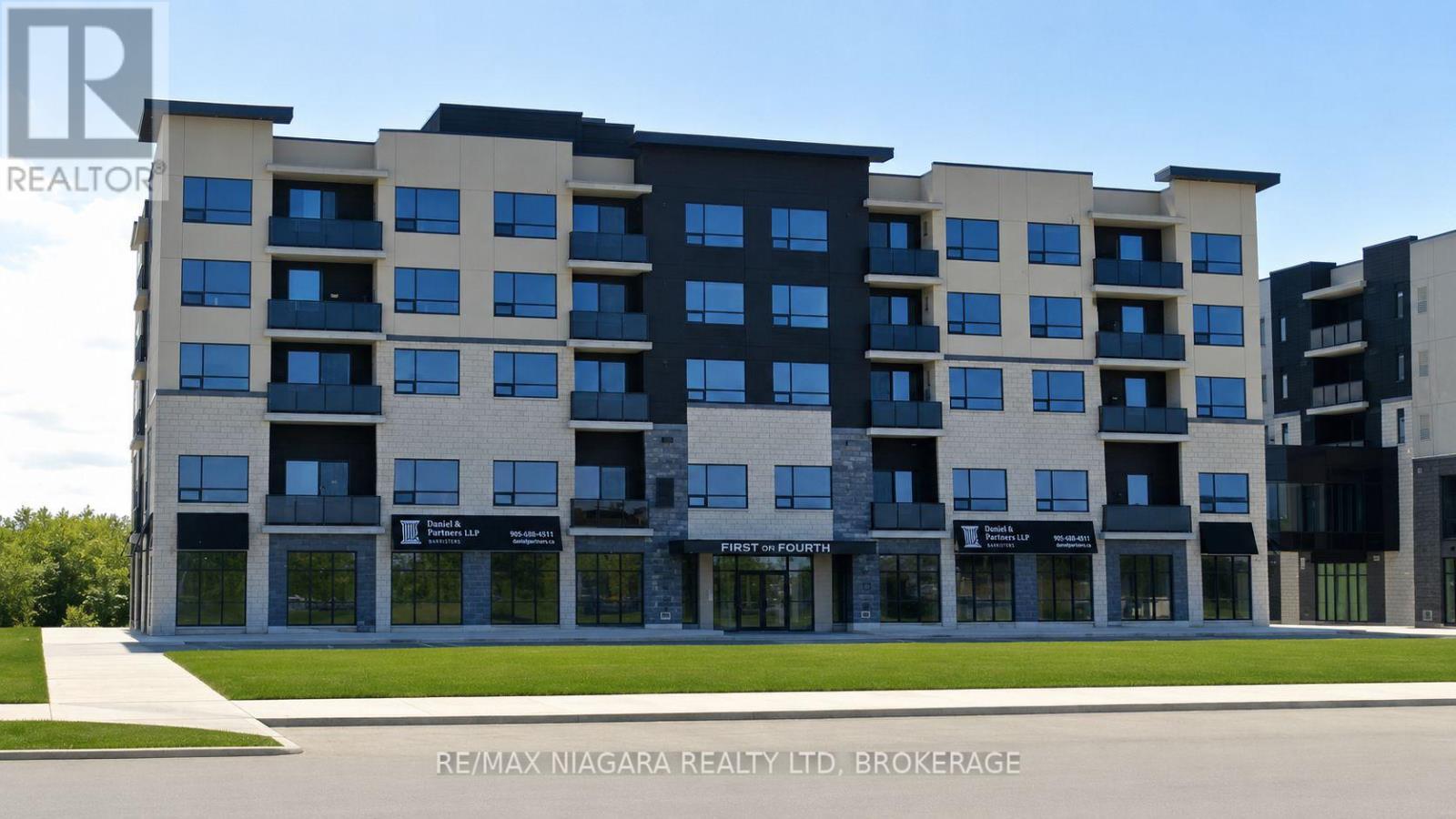 404 - 300 FOURTH AVENUE, St. Catharines, Ontario