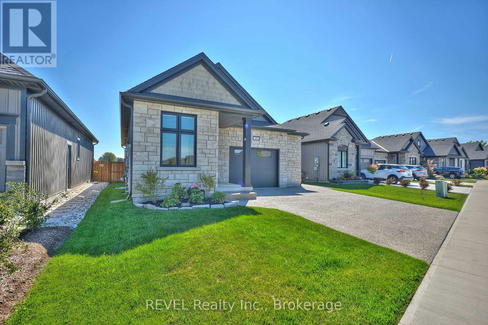 99 Homestead Drive, Niagara-On-The-Lake, Ontario  L0S 1J0 - Photo 3 - X13659086