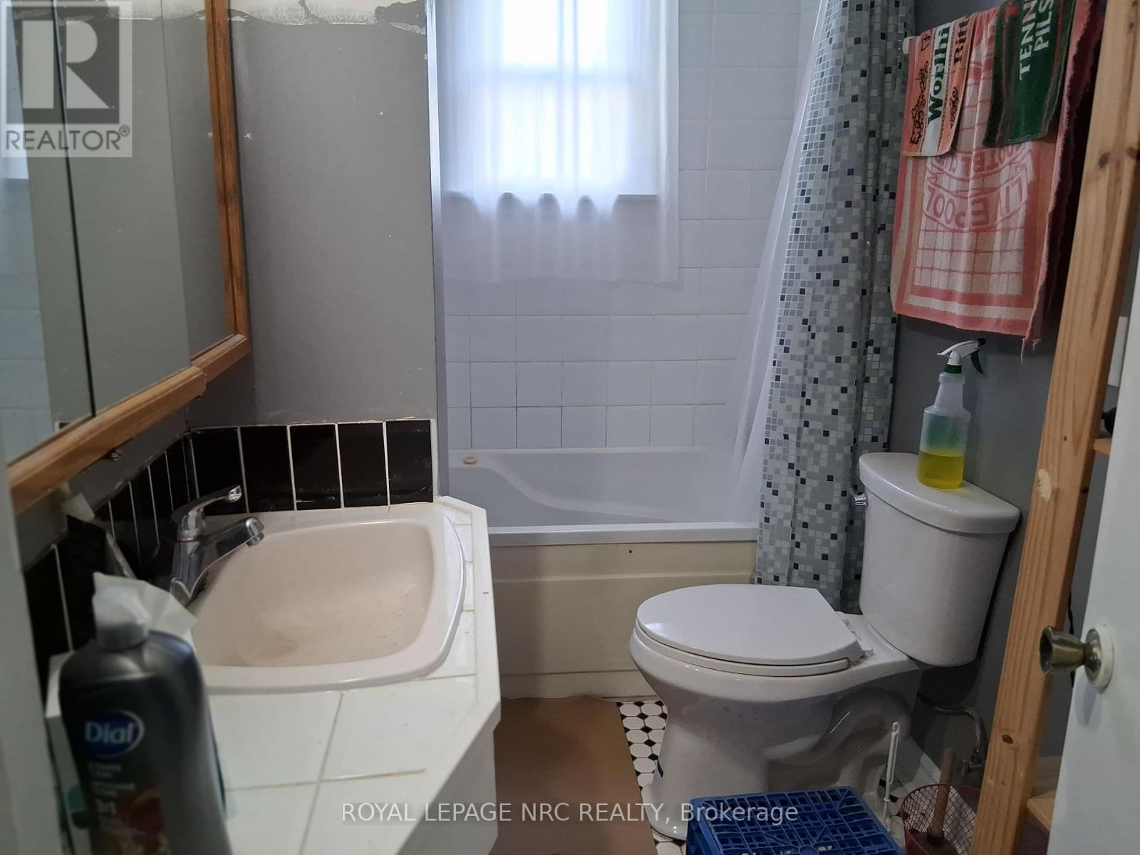 42 Cumming Street, St. Catharines, Ontario  L2S 1H9 - Photo 10 - X13659544
