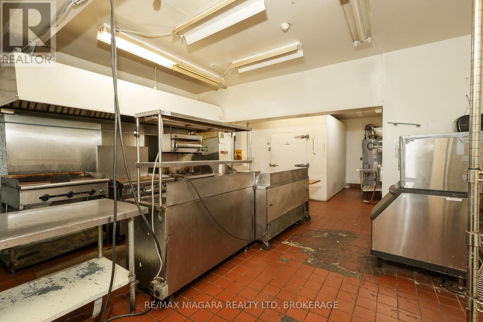 22 Academy Street, St. Catharines, Ontario  L2R 4Z6 - Photo 25 - X13659796
