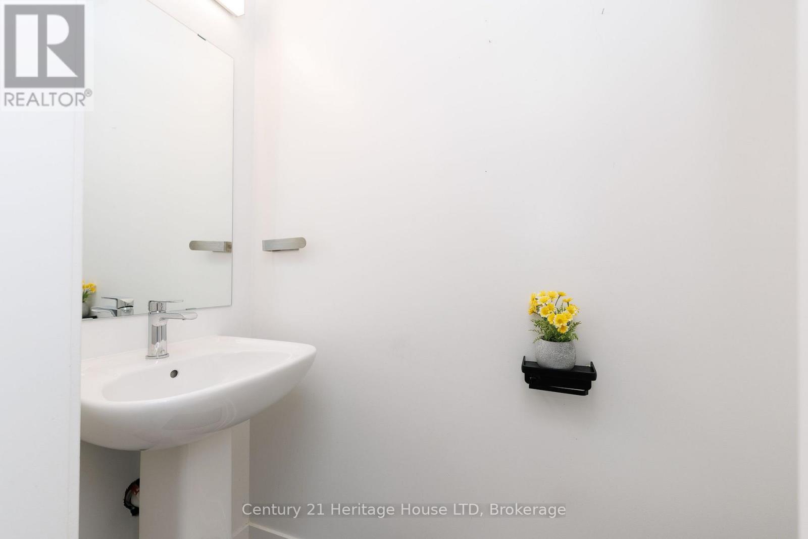 55 - 1121 Cooke Boulevard, Burlington, Ontario  L7T 0C3 - Photo 3 - W13663926