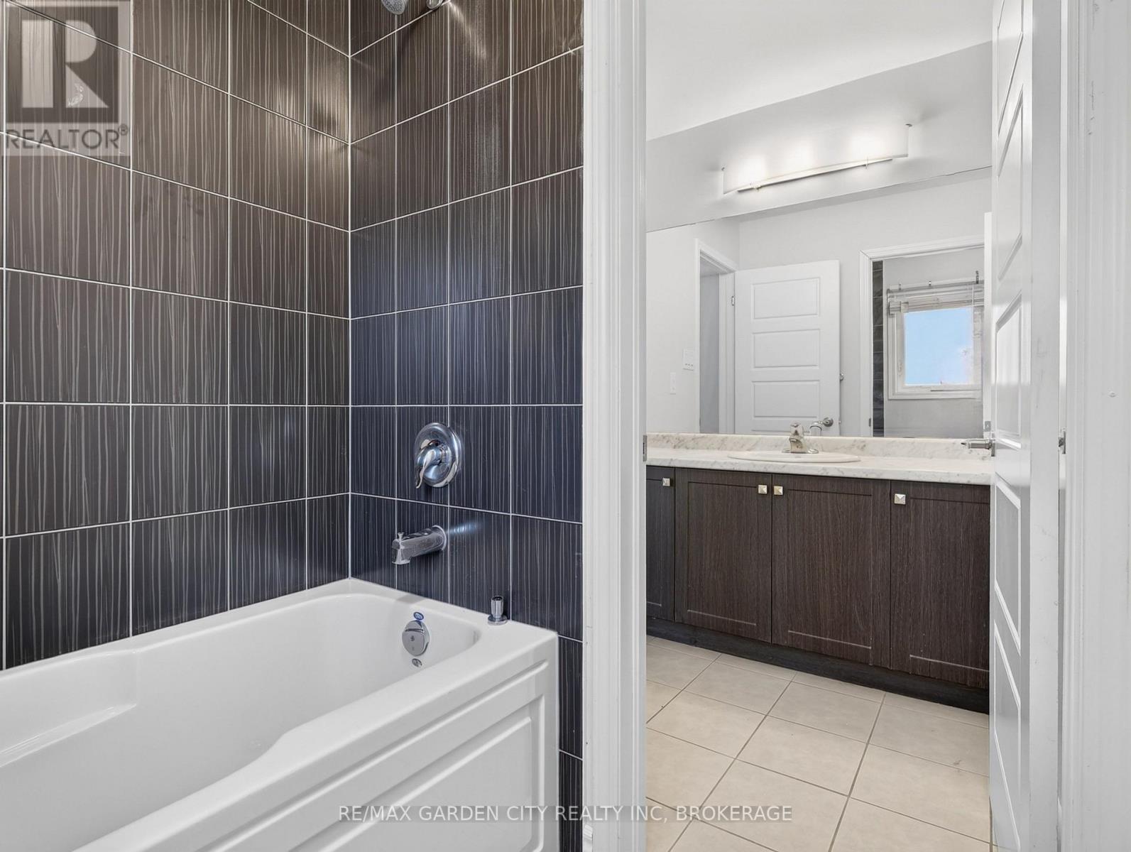 7568 Tupelo Crescent, Niagara Falls, Ontario  L2H 3S5 - Photo 34 - X13663818