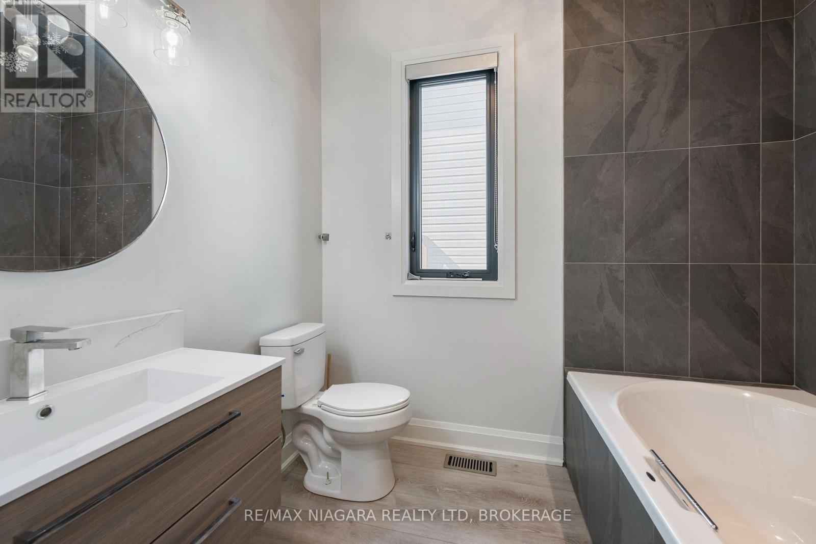 31 Berkshire Drive, St. Catharines, Ontario  L2M 0C2 - Photo 18 - X13664696