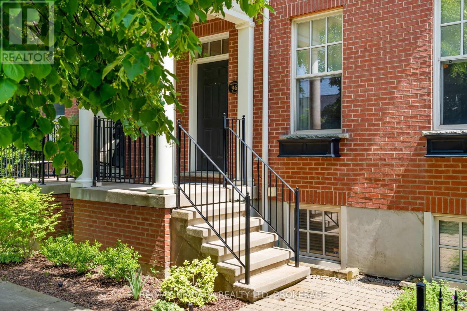 96 GARRISON VILLAGE DRIVE, Niagara-on-the-Lake, Ontario