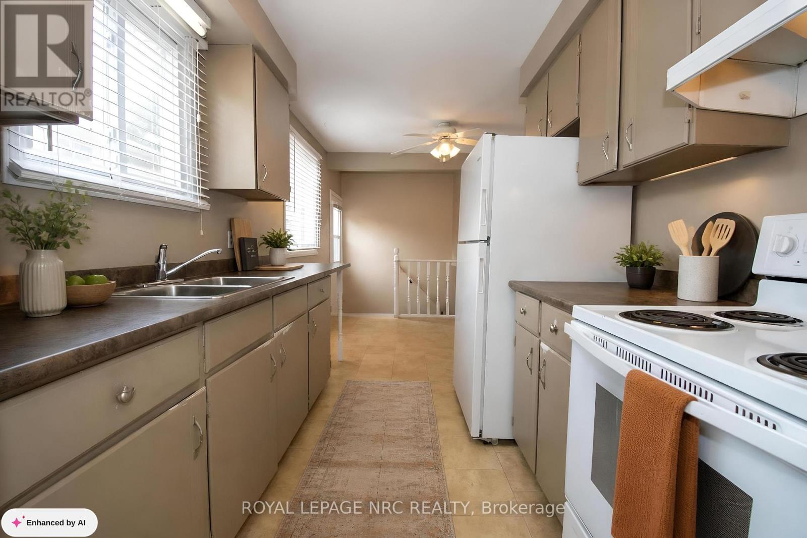 70 Oxford Street, St. Catharines, Ontario  L2P 3T6 - Photo 11 - X13665362