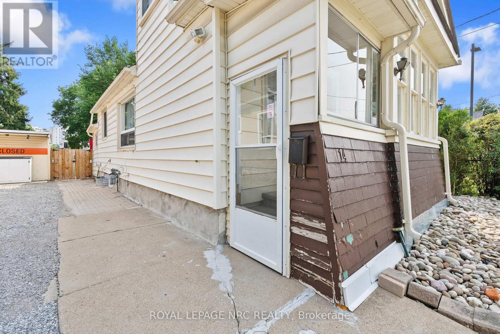 14 Heatherington Street, St. Catharines, Ontario  L2R 2G5 - Photo 4 - X13665530