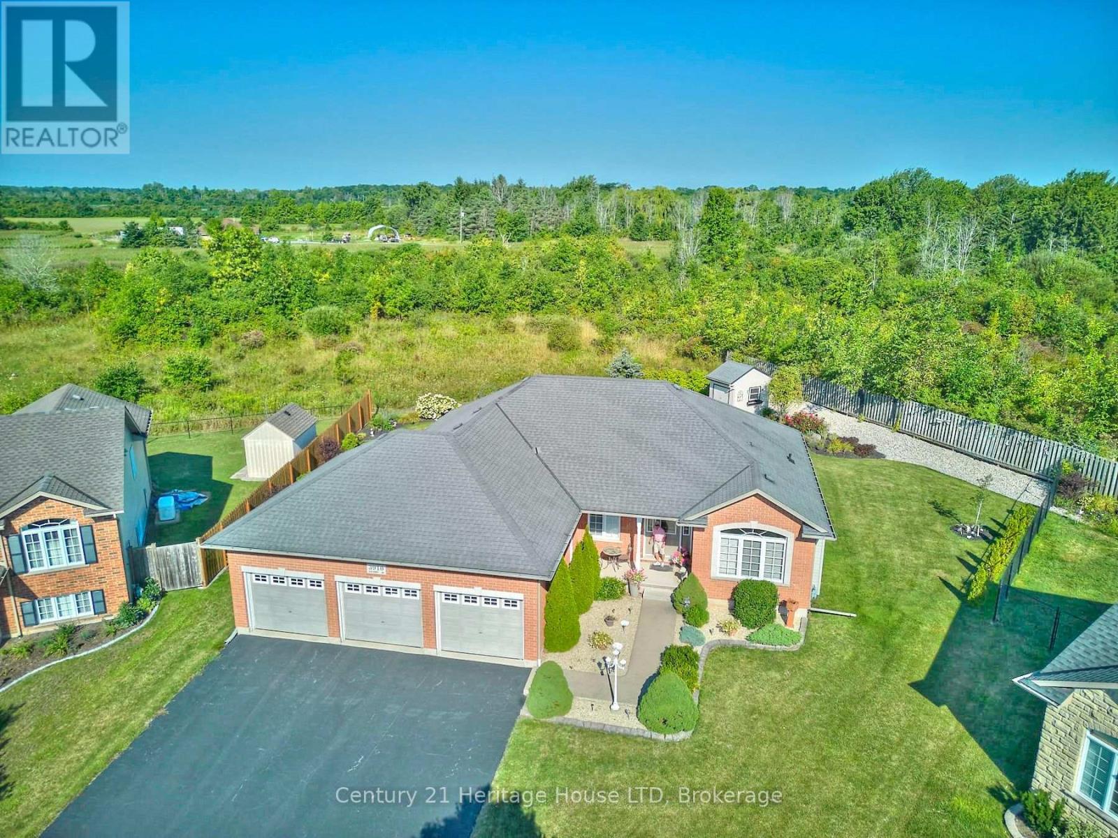 3910 Christina Court, Fort Erie, Ontario  L0S 1N0 - Photo 2 - X13666378
