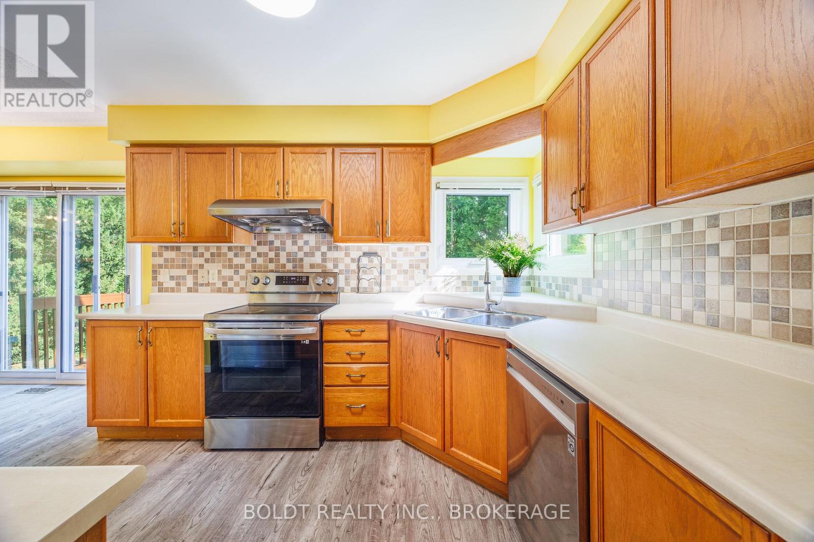 64 Carmine Crescent, St. Catharines, Ontario  L2S 3M2 - Photo 9 - X13666434